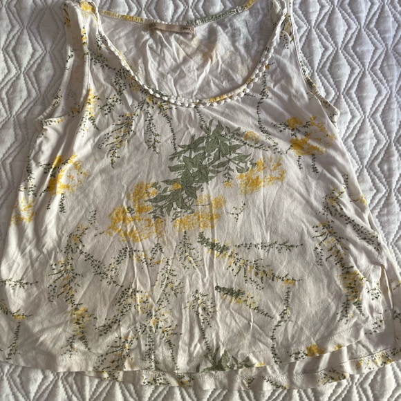 Women’s Clothing Bundle – Floral Tank, Red Camisole & Black Cardigan (3 Pieces) - Picture 2 of 9